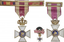 Lote 2 Cruces de la Cruz de Oro de la Real y Militar Orden de San Hermenegildo. (1938-1951) y (1951-1975). Metal dorado y esmaltes. Una con corona imp...