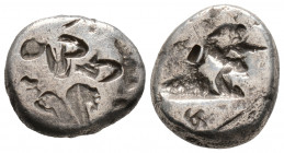 Greek
PERSIA, Achaemenid Empire, Time of Darios II. Sardes (Circa 425-405 BC )
AR Siglos (15,5 mm, 5 g.)
Persian king or hero in kneeling-running stan...