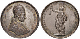 Papst Leo XII. 1823 - 1829
Vatikan. Ag Medaille, o. J., ANNO I (1823/1924). auf die Ankündigung des Heiligen Jahres, Brustbild / Stehender Petrus mit ...