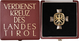 Verdienstkreuz, o. Jahr
2. Republik 1945 - heute. auf die Verdienste des Landes Tirol, Silber, teilweise vergoldet mit Rv. Matrikelnummer 206 an Nadel...