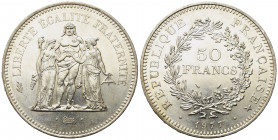 FRANCIA. 50 Francs 1977. Ag. qFDC