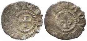 AQUILEIA. Gregorio di Montelongo (1251-1269). Piccolo scodellato Mi (0,30 g). Croce patente - giglio. Keber 19; Bernardi 23. Raro. MB