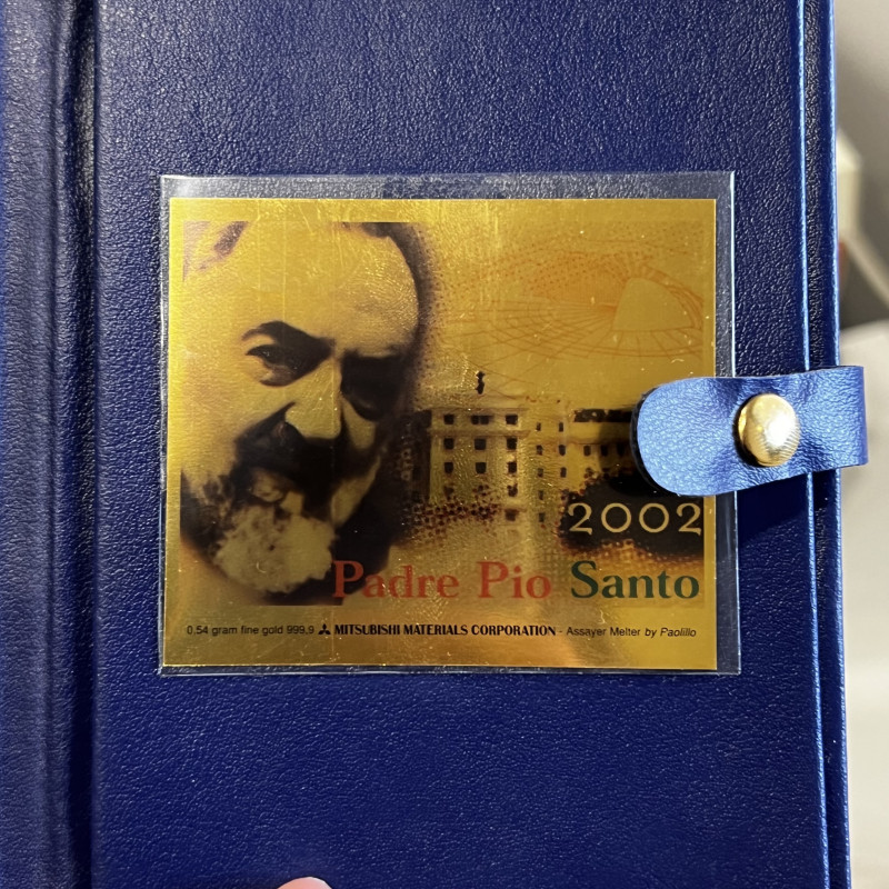 PADRE PIO. Lamina in oro 999,9 (0,54 g - 7x6 cm - spessore micron 7.8). Con Fold...