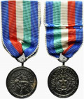 REPUBBLICA ITALIANA. Medaglia al merito Corpo Agenti Custodia.VIGILANDO REDIMERE; Stemma della Repubblica. Ag (15.1 g - 30,3 mm). qFDC