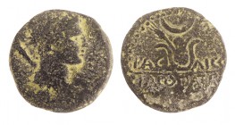 MAURITANIA. AE/27. Juba II y Cleopatra. A/ Cabeza diadeada de Juba a dcha., detrás maza; delante ly.: REX IVBA (perdida). R/ Símbolo de Isis, encima m...