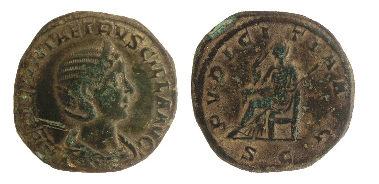 HERENNIA ETRUSCILLA. Sestercio. R/ Pudicitia sentada a izq. apartando el velo de...
