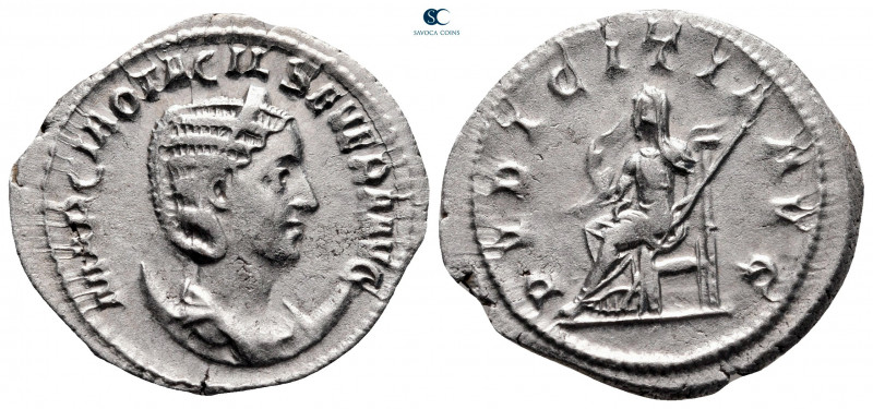 Otacilia Severa AD 244-249. Rome
Antoninianus AR

23 mm, 4,25 g

MARCIA OTA...