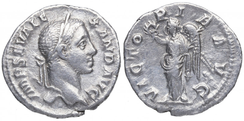 231 d.C.. Alejandro Severo. Roma. Denario. DS 4817 t. Ag. 2,32 g. VICTORIA AVG. ...