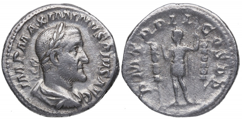236 d.C. Maximino I. Roma. Denario. RSC 51 – RIC 2. Ag. 2,90 g. PM TR P II COS P...