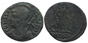 306-350. Constantino I. Constantinopla. Follis. Ae. 2,44 g. BC+. Est.20.