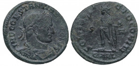 307-337 d.C. Constantino I (307-337). Arles. Nummus. Ae. 2,23 g. IMP CONSTANTINVS PF AVG Busto de Constantino a derecha, laureado y con capa alrededor...