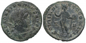 307-337 d.C . Constantino I (307-337). Treveri. Nummus. Ae. 3,25 g. IMP CONSTANTINVS PF AVG Busto de Constantino a derecha, laureado y con capa alrede...