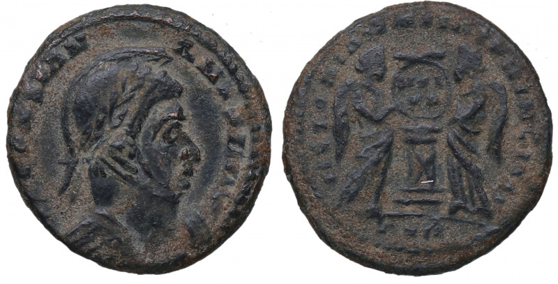 318-20 d.C. Constantino I (307-337). AE3. Ae. 2,21 g.  CONSTAN-TINVS AVG. BC+. E...