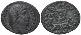 327 d.C. Constantino I (307-337). Constantinopla. AE3. Ae. 2,84 g. LIBERT AS PUBLICA TIPO 55. 2ª Oficina. BC+. Est.20.
