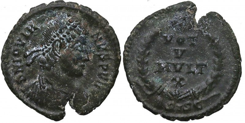 363-4 d.C. Joviano. Siscia. AE3. Ae. 2,48 g. /VOT V MVLT X. 1ª Oficina. Rotura. ...