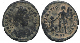 378-383 dC. Graciano. Roma. AE2. Ae. 4,02 g. DN GRATIA-NVS PF AVG /GLORIA ROMANORVM. 1ª Oficina. BC. Est.20.
