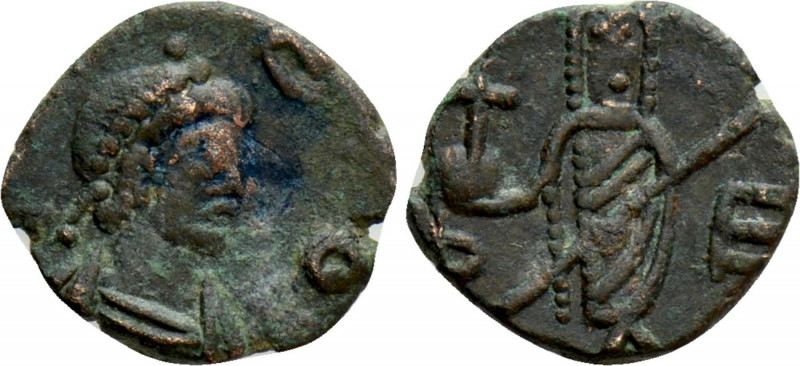 LEO I with VERINA (457-474). Nummus. Constantinople. 

Obv: D N LEO. 
Diademe...