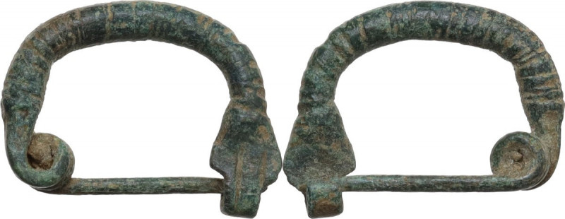 Bronze fibula, intact and functional. Late Roman. 22 mm.