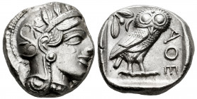 Attica. Tetradrachm. 420-404 BC. Athens. (Gc-2526). (Sng Cop-31). Anv.: Head of Athena right, wearing crested Attic helmet ornamented with three olive...