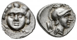 Pisidia. Selge. Trihemiobol. 350 BC. (Sng von Aulock-5278). Anv.: Head of Gorgoneion facing. Rev.: Head of Athena right, astragalos behind. Ag. 0,95 g...