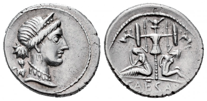 Julius Caesar. Denarius. 46-45 BC. Galia. (Ffc-11). (Craw-468/1). (Cal-645). Anv...