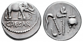 Julius Caesar. Denarius. 54-51 BC. Galia. (Ffc-53). (Craw-443/1). (BMCRR-Gaul 27/30). Anv.: Elephant right, treading on serpent, CAESAR in exergue. Re...