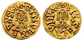 Gundemaro (610-612). Tremissis. Eliberri (Granada). (Cnv-189.1). (R. Pliego-226). (Chaves-129). Anv.: +GUNDEMARVSRE. Rev.: +PIVSELIBERRI. Au. 1,42 g. ...