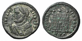 Licinius I (308-324). Æ Follis (19mm, 3.62g, 12h). Heraclea, 316-7. Laureate bust l., wearing consular robes, holding mappa and globe. R/ Three-towere...
