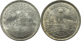 Weltmünzen und Medaillen, Ägypten / Egypt. Wiedereröffnung des Suez-Kanals. 1 Pound 1976. 15,0 g. 0.720 Silber. 0.35 OZ. KM 454. Stempelglanz