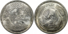 Weltmünzen und Medaillen, Ägypten / Egypt. Serie: F.A.O. Frau mit Microskop. 1 Pound 1978. 15,0 g. 0.720 Silber. 0.35 OZ. KM 482. Stempelglanz