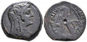 EGIPTO, Ptolomeo V. Ae28. (Ae. 15,30g/28mm). 204-180 a.C. (Seaby 7880). Anv: Cabeza diademada de Cleopatra a derecha. Rev: Aguila estante a izquierda,...