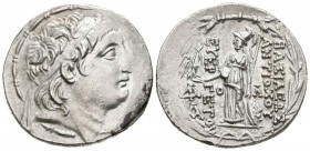 REINO SELEUCIDA, Antiochos VII. Tetradracma. (Ar. 16,42g/29mm). 138-129 a.C. (Seaby 7092). Anv: Cabeza laureada de Antiochos VII a derecha. Rev: Atene...