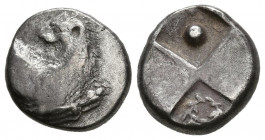 TRACIA, Chersonesos. Hemidracma. (Ar. 2,27g/13mm). 400-350 a.C. (Seaby 1607). Anv: Parte delantera de león a izquierda. Rev: Cuatripartito incuso con ...