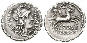 GENS AURELIA. Denario. (Ar. 3,88g/20mm). 118 a.C. Narbo. (Crawford 282/1; FFC 185). Anv: Cabeza de Roma a derecha, detrás estrella, alrededor leyenda:...