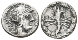 GENS FABIA. Denario. (Ar. 3,26g/17mm). 127 a.C. Roma. (Crawford 265/1; FFC 693). Anv: Cabeza de Roma a derecha, delante estrella, alrededor leyenda: Q...