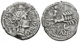 GENS FABIA. Denario. (Ar. 3,60g/20mm). 124 a.C. Norte de Italia. (Crawford 273/1; FFC 697). Anv: Cabeza de Roma a derecha, delante estrella y leyenda:...