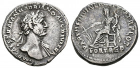ADRIANO. Denario. (Ar. 3,44g/19mm). 118 d.C. Roma. (RIC 10). Anv: Busto laureado de Adriano a derecha con drapeado sobre hombro izquierdo, alrededor l...