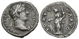 ADRIANO. Denario. (Ar. 2,94g/18mm). 134-138 d.C. Roma. (RIC 224d). Anv: Busto laureado de Adriano a derecha, alrededor leyenda: HADRIANVS AVG COS III ...