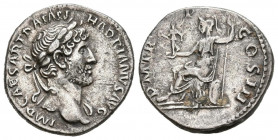 ADRIANO. Denario. (Ar. 3,11g/18mm). 121-123 d.C. Roma. (RIC 544). Anv: Busto laureado de Adriano con drapeado sobre hombro izquierdo, alrededor leyend...