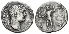 ADRIANO. Denario. (Ar. 3,31g/18mm). 125-128 d.C. Roma. (RIC 722). Anv: Cabeza laureada de Adriano a derecha, alrededor leyenda: HADRIANVS AVGVSTVS. Re...