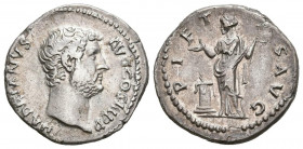 ADRIANO. Denario. (Ar. 2,87g/18mm). 133-135 d.C. Roma. (RIC 2023). Anv: Cabeza desnuda de Adriano a derecha, alrededor leyenda: HADRIANVS AVG COS III ...