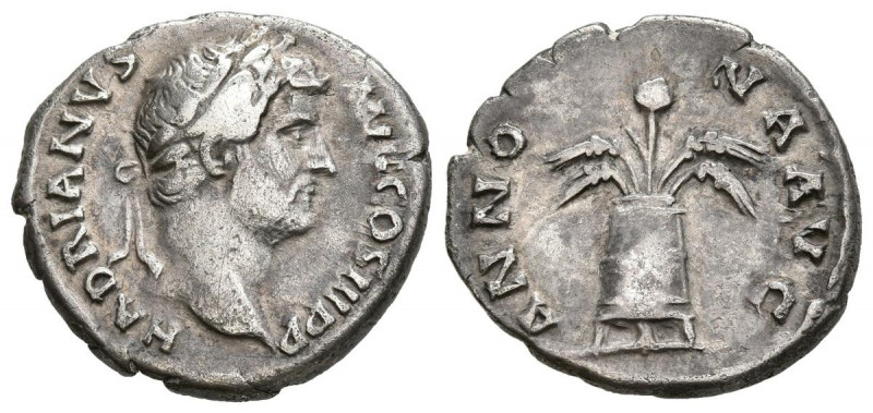 ADRIANO. Denario. (Ar. 3,16g/18mm). 137-138 d.C. Roma. (RIC 2316). Anv: Busto la...
