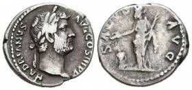 ADRIANO. Denario. (Ar. 3,47g/18mm). 137-138 d.C. Roma. (RIC 2344). Anv: Cabeza laureada de Adriano a derecha, alrededor leyenda: HADRIANVS AVG COS III...