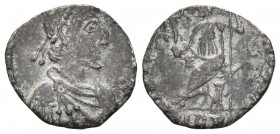 CONSTANTINO III. Silicua. (Ar. 0,77g/14mm). 408-409 d.C. Lugdunum. (RIC 1531). Anv: Busto diademado y con coraza de Constantino III a derecha, alreded...