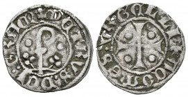 PEDRO DE URGELL (1347-1408). Diner (Ve. 0,65g/17mm). S/D. Agramunt (Condado de Urgell). (Cru-134). Anv: báculo entre puntos y tréboles. Leyenda: PETRV...