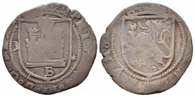 FELIPE II (1556-1598). Cuartillo. (Ve. 2,48g/22mm). S/D (antes de 1582). Burgos. (Cal-2019-78var). Creciente y estrella en anverso. ¿Inédita? MBC.