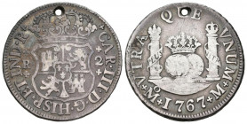 CARLOS III (1759-1788). 2 Reales (Ar. 6,49g/26mm). 1767. México M. (Cal-2019-651). BC. Agujero a las 12.