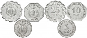 FRANCIA. Conjunto de 3 fichas en aluminio de 5, 10 y 25 Cent de Chambre Syndicale des Commercants. Perpiñan. 1921 y 1923. EBC. Escasas.