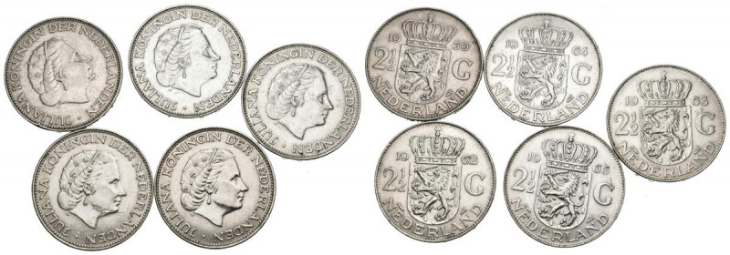 PAÍSES BAJOS. Conjunto de 5 monedas de plata de 2 1/2 Gulden acuñados en 1959, 1...