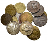 FRANCIA. Conjunto formado por 16 tokens franceses de diferentes épocas. El conjunto incluye piezas originales y alguna reacuñación moderna. Diferentes...